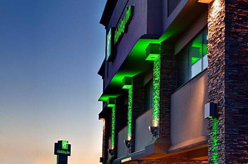 Holiday Inn Calgary Airport, An Ihg Hotel Exterior foto