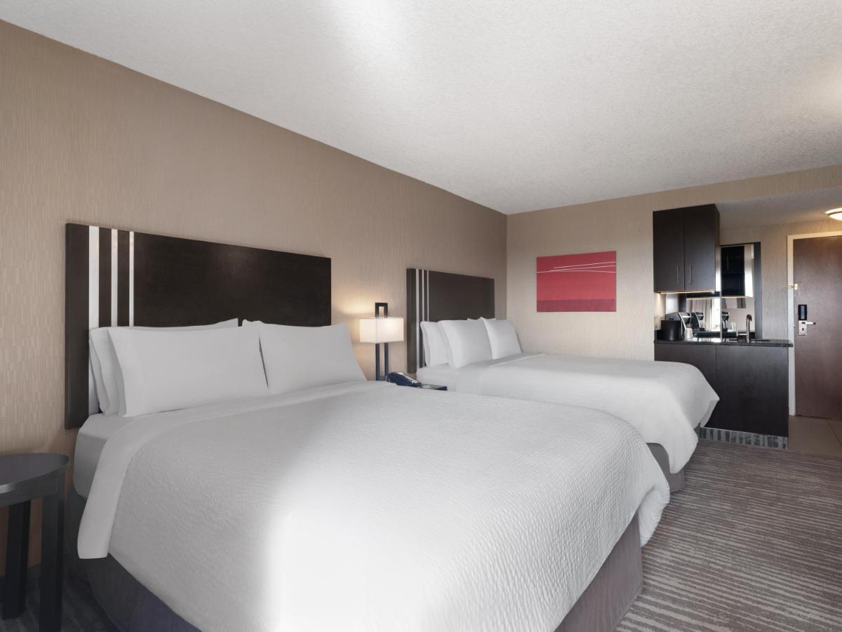 Holiday Inn Calgary Airport By Ihg Exterior foto