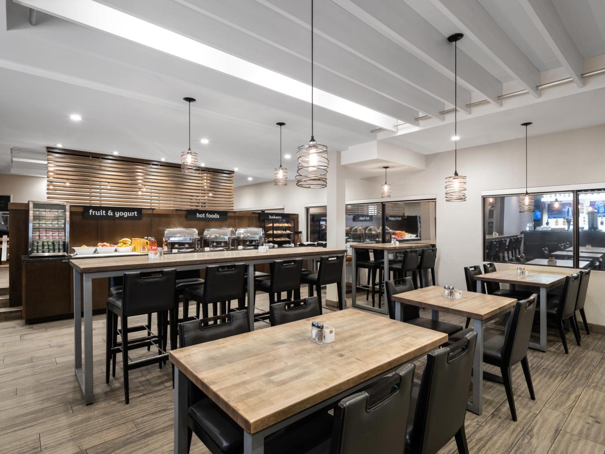 Holiday Inn Calgary Airport By Ihg Exterior foto