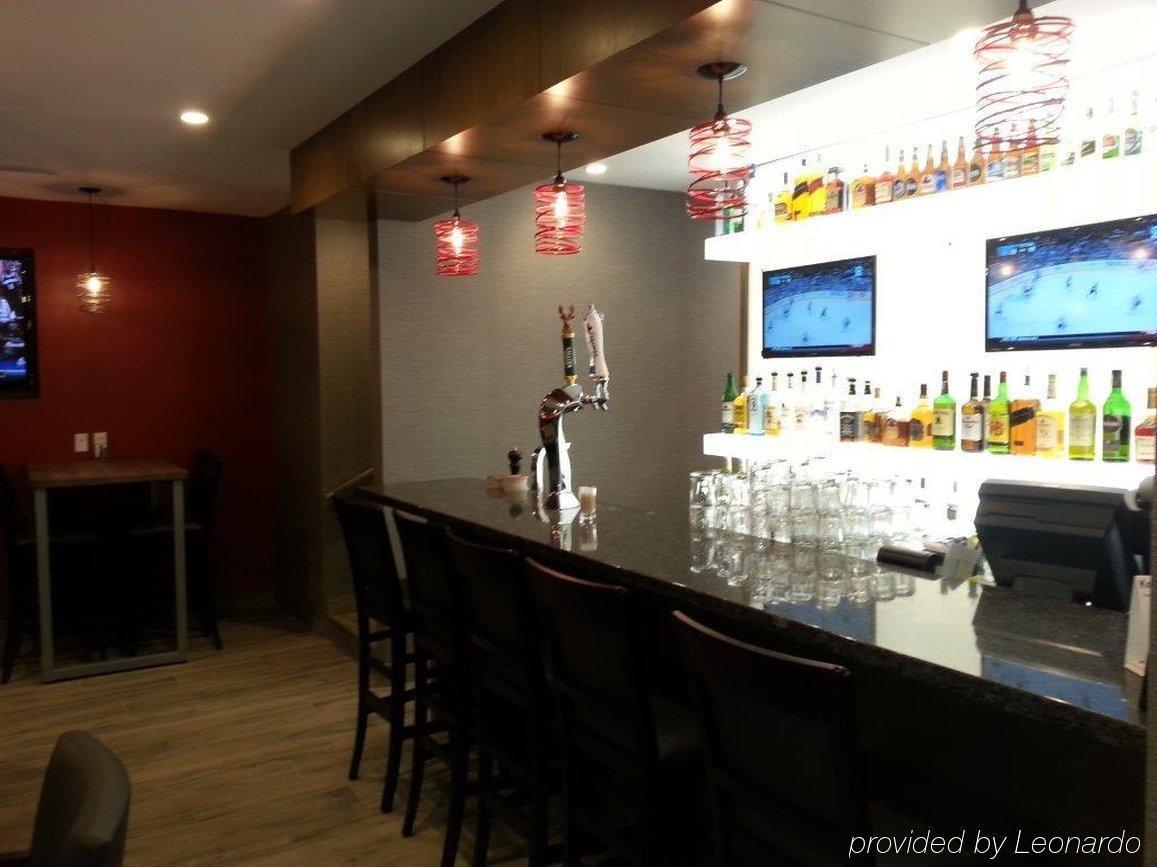 Holiday Inn Calgary Airport By Ihg Exterior foto